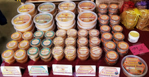 The Food Shop de Peterborough vend du miel crémeux aromatisé et des beurres de miel aromatisés